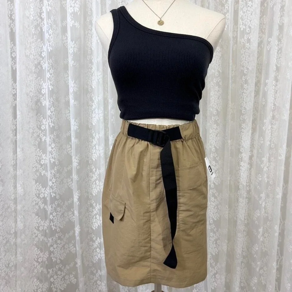 Buckle NWT Women's Cargo Skirt Size Medium‎ Tan Adjustable Belt